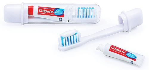 Pasta de dente e jogo de escova