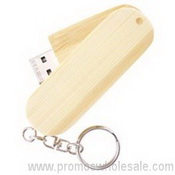 Dřevěný otočný USB disk images