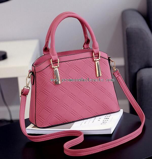 long strap shoulder bag