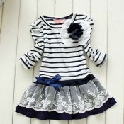 manches longues robe de fille d’enfants images