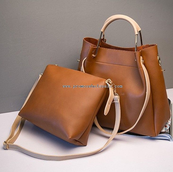 single strap shoulder bag