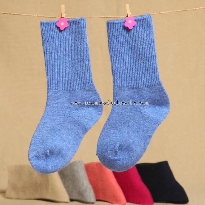 chaussettes de bébé de couleur unie