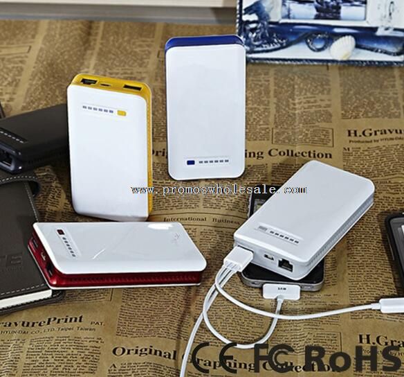 Banca di potere 5400mAh 3 in 1 funzionale