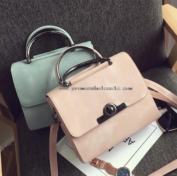 long strap shoulder bag