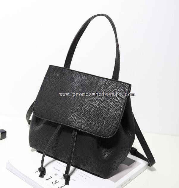 Borsa a secchiello in pelle