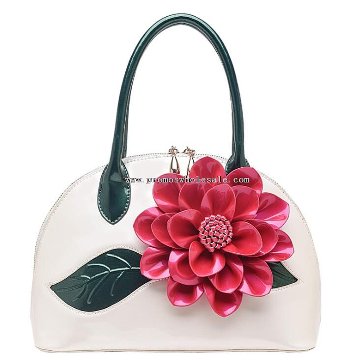 kožené tašky shell s květinou
