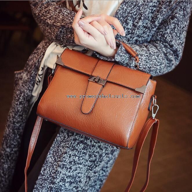 women shoulder bag