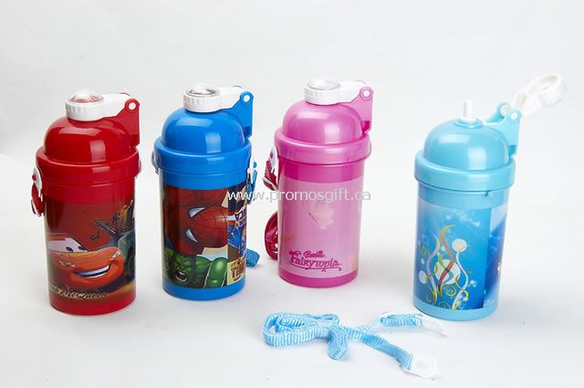 Bouteille d'eau en plastique d'enfants