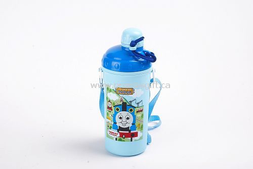 Botella de agua plástica de los niños