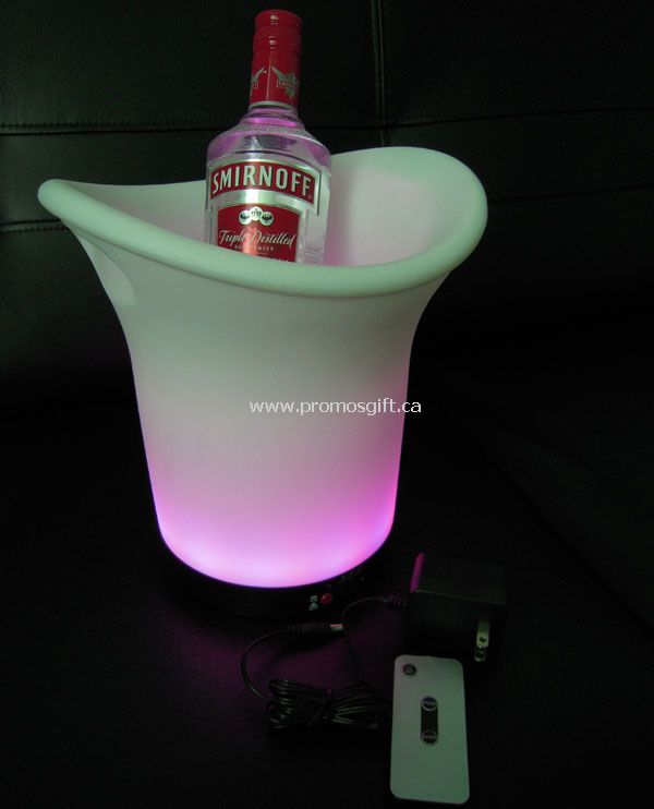 intermitent LED-ul ice bucket