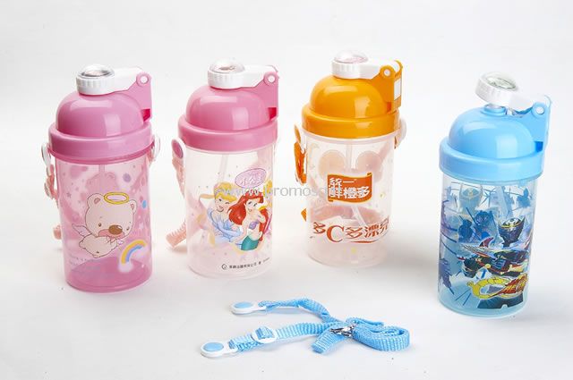 Пластикові пляшки води