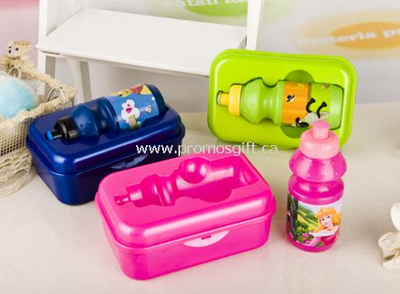 lunch box con bottiglia d