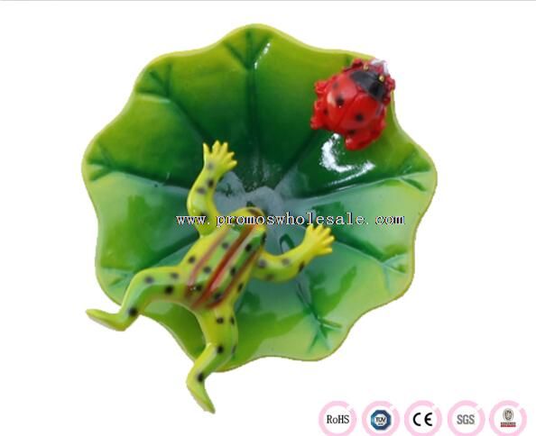 3D carácter rana y laybug forma último imán de nevera