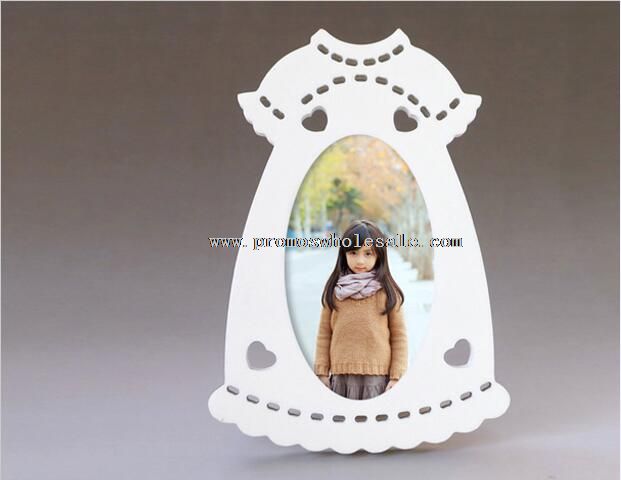 Cloth shape wooden photo picture frame