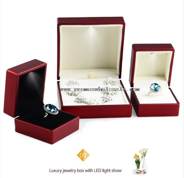 Lacquer jewelry box