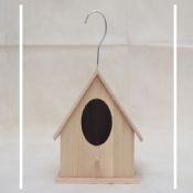 Casa de pássaro ao ar livre images