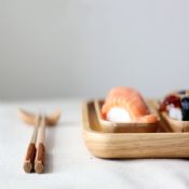 Penyimpanan kayu nampan makanan Sushi images