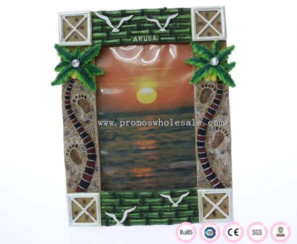 Photo frame with scenery pattern