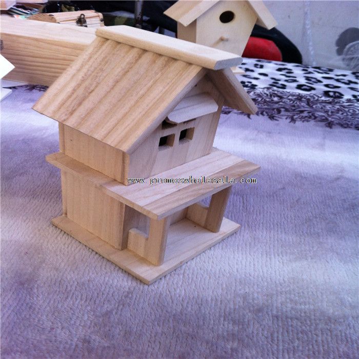 Casa de madera del pájaro de dos capas