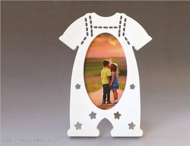 Cloth shape wooden photo picture frame