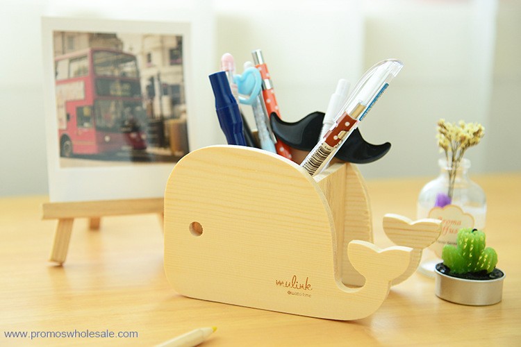 Animal wooden pencil holder