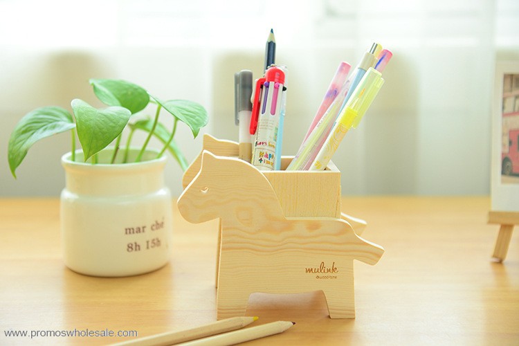 Animal wooden pencil holder