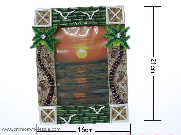 Photo frame with scenery pattern