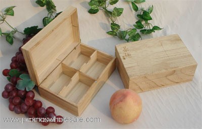 Solid wooden gift box