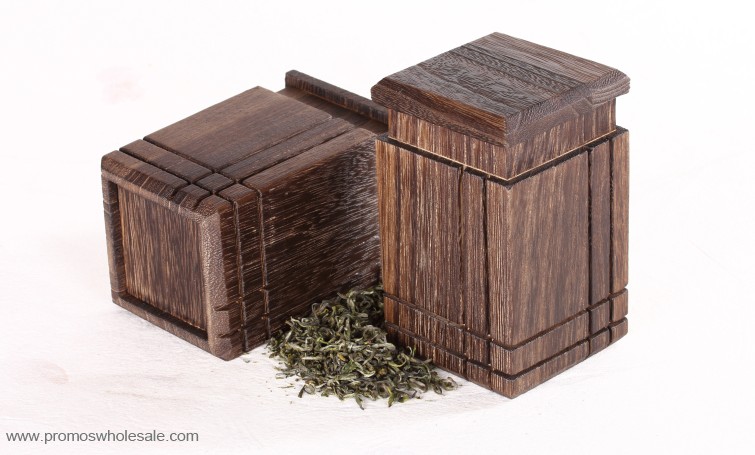 Old-fashioned gift tea box