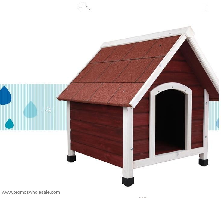 Grande wooden dog house