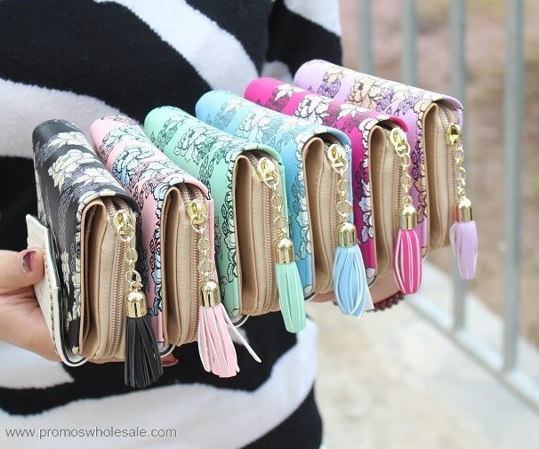  tassel hand purse