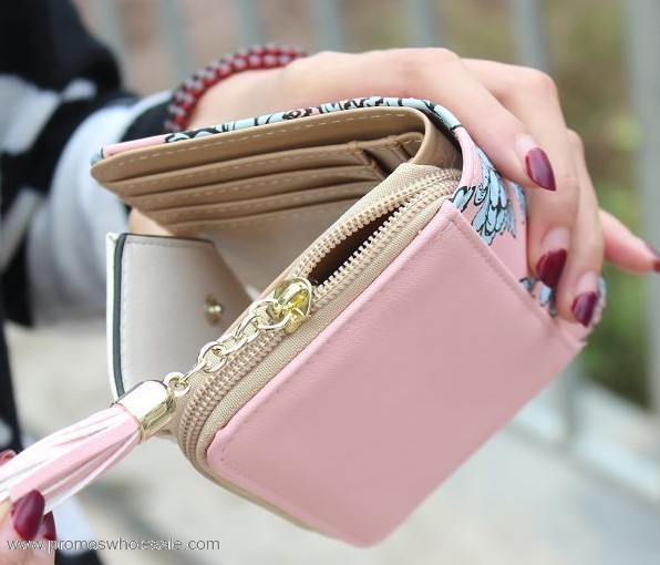  tassel hand purse