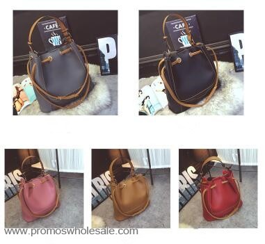 ladies inclined shoulder bag