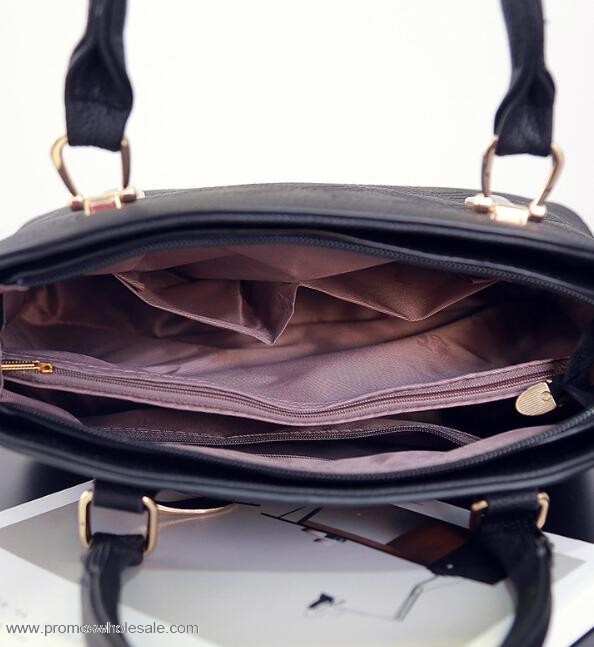 long strap shoulder bag